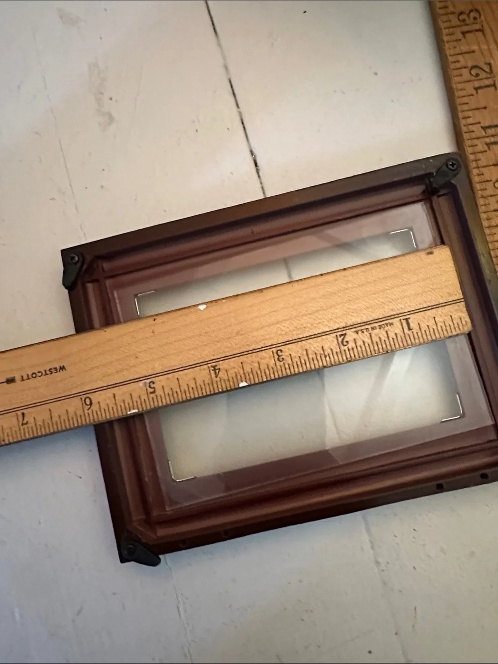 VINTAGE ACRYLIC METAL ORNATE CORNERS PICTURE FRAME